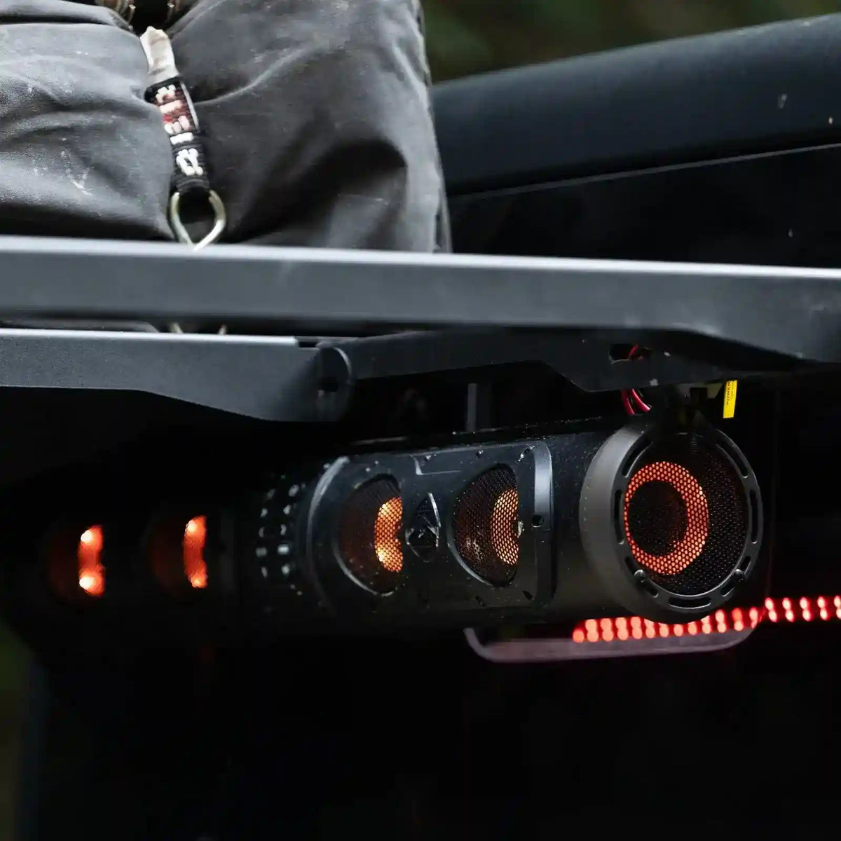 Close-up of a SoundExtreme SE26